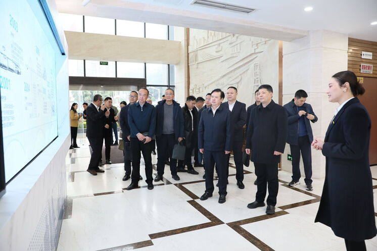 四川拉斯维加斯3133cc集团向导带队赴重庆高速集团和重庆巨能集团开展营业交流