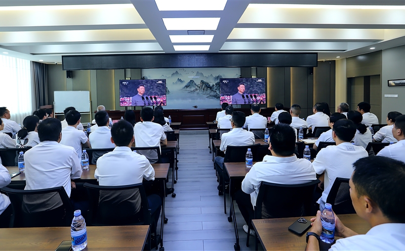 攀西公司组织寓目纪念中国人民抗日战争暨天下反法西斯战争胜利80周年大会现场直播