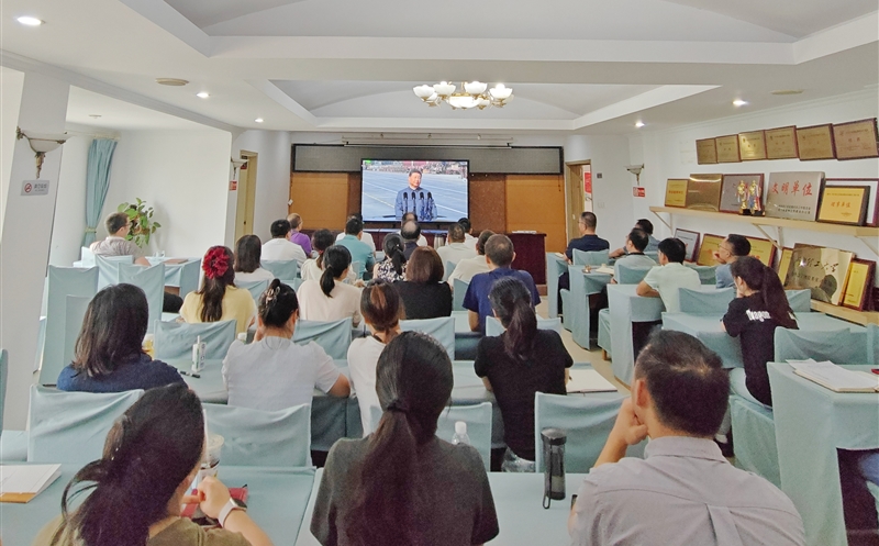 铭刻历史思念先烈 珍爱清静共创未来