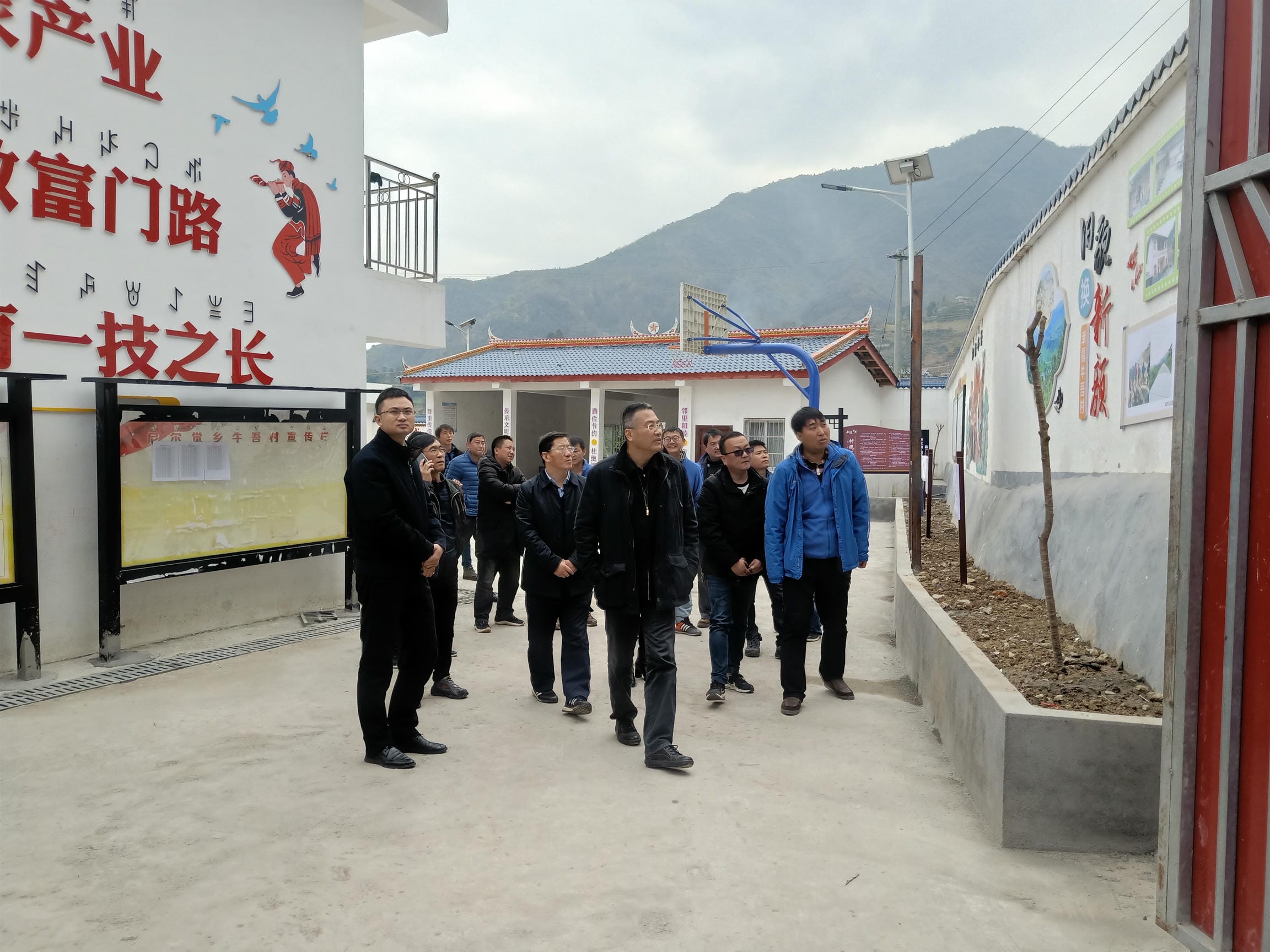 陈贵林局长赴甘洛县调研脱贫攻坚事情_社会责任_企业文化_拉斯维加斯3133cc有限责任公司