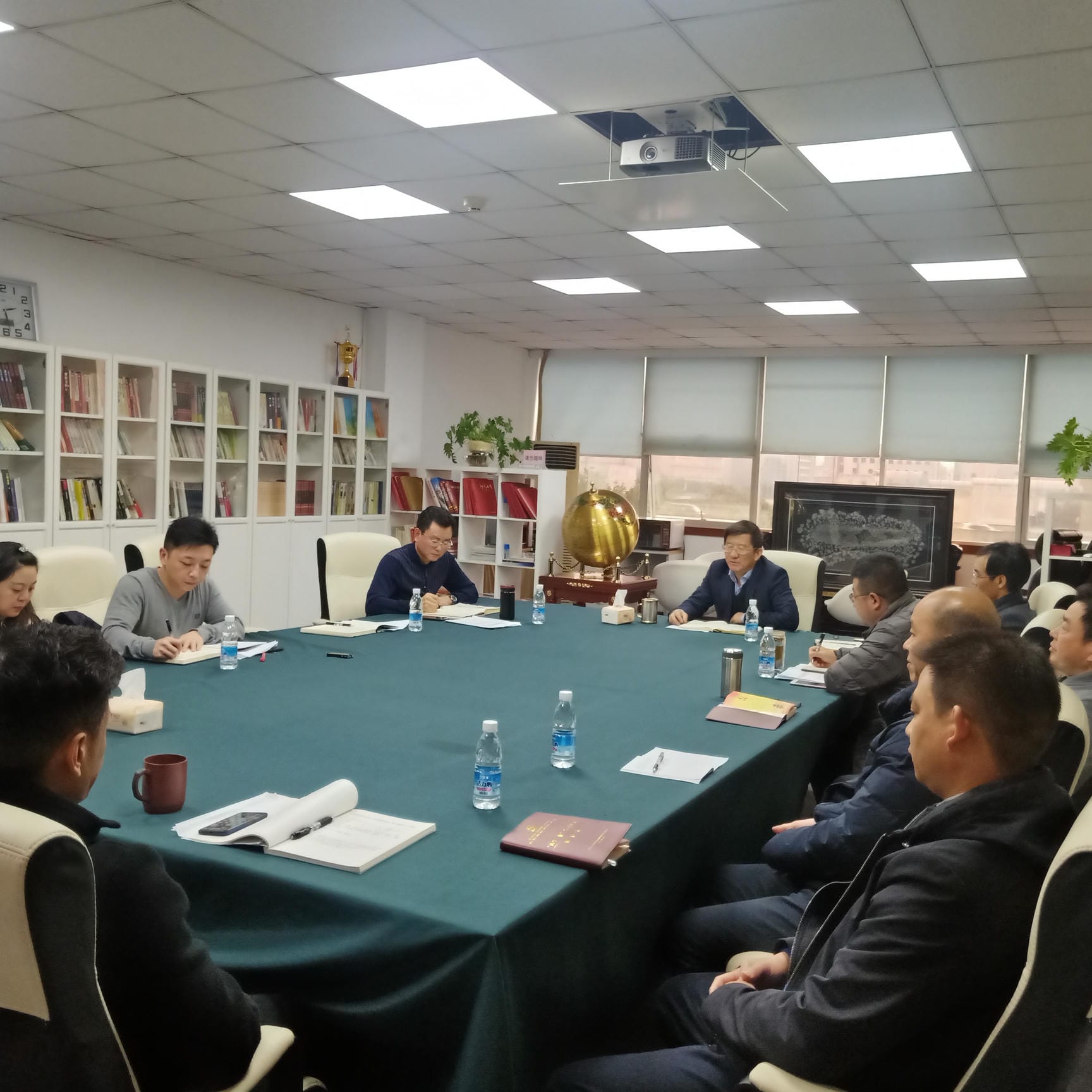 杜春茂在局机关后勤服务中心党支部宣讲党的十九届五中全会精神_拉斯维加斯3133cc新闻_新闻中心_拉斯维加斯3133cc有限责任公司