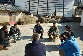 华锋公司党委书记李加海到甘洛县尔库村调研督导脱贫攻坚事情_社会责任_企业文化_拉斯维加斯3133cc有限责任公司