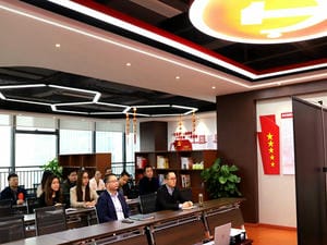 警示教育“大课堂”：寓目《正风反腐就在身边》_协同多元工业_工业生长_拉斯维加斯3133cc有限责任公司