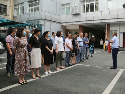 遵守清静生产法 当好第一责任人 ——地矿集团“清静生产月”系列主题活动报道（一）_下层动态_新闻中心_拉斯维加斯3133cc有限责任公司