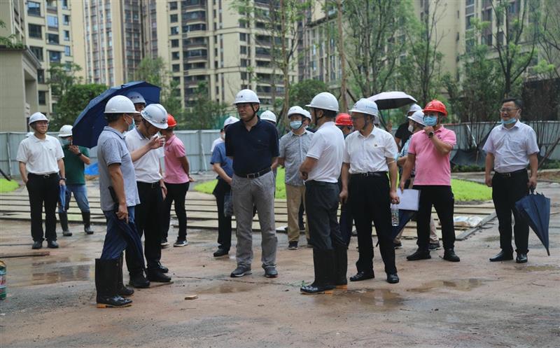 陈贵林一行到资阳蜀鑫·江语城项目调研指导