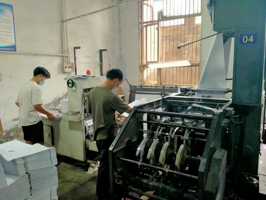 同心协力抗疫情 “防疫泡泡”抓生产 ——地创光电实验“闭环生产”_下层动态_新闻中心_拉斯维加斯3133cc有限责任公司