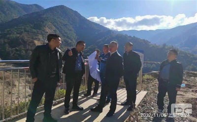 中国稀土集团副总司理胡谷华到德昌县大陆槽稀土矿考察调研