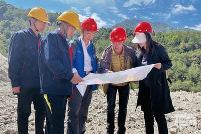 探索科技立异，，，，，，助推攀西稀土成矿带新一轮找矿突破 ——王登红赴大陆槽稀土矿外围找矿一线指导事情_下层动态_新闻中心_拉斯维加斯3133cc有限责任公司