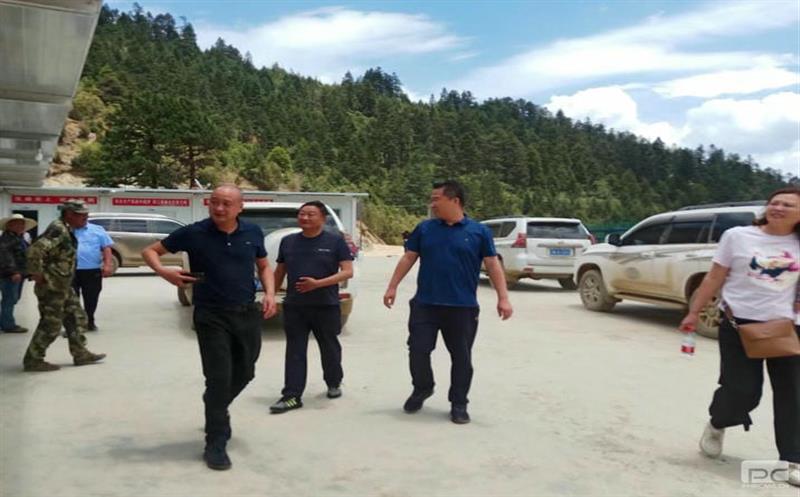 冕宁县县委向导带队到二八一大队张家坪子项目部开展清静生产大检查