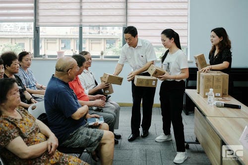 地矿集团联合升平社区开展“企地共建聚协力 携手同谋新生长——国有企业助力新时代文明实践中心建设生长”自愿服务活动_红色堡垒_党建群团_拉斯维加斯3133cc有限责任公司