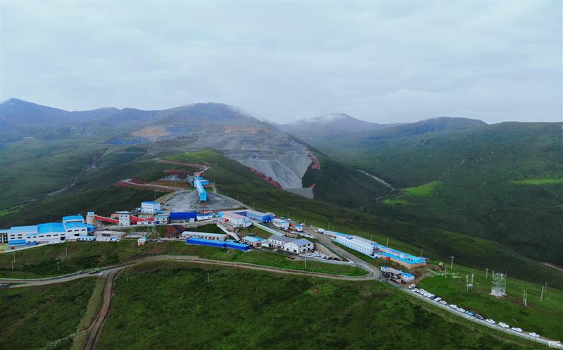 向阳而生，，，，，集团松树南沟金矿勇立峰顶搏劲风！