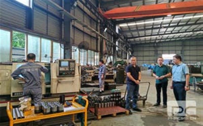 华锋钻探党委副书记、总司理孔卫开带队到二级实体宏佳公司开展防灾减灾和清静生产专项督导检查事情