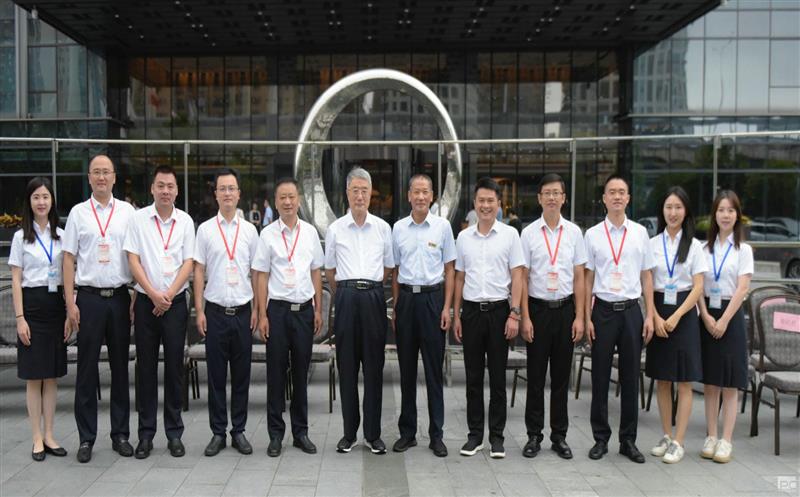 物探院承办的“电磁法在油气领域内的研究与应用学术钻研会”顺遂召开