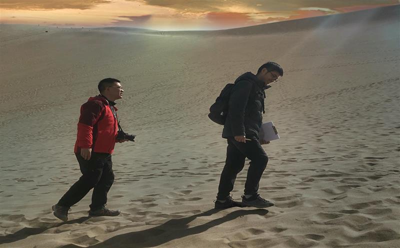 丝路石语证坚韧，，黄沙百战铸传奇——区调队助力敦煌天下地质公园再评估绿牌侧记