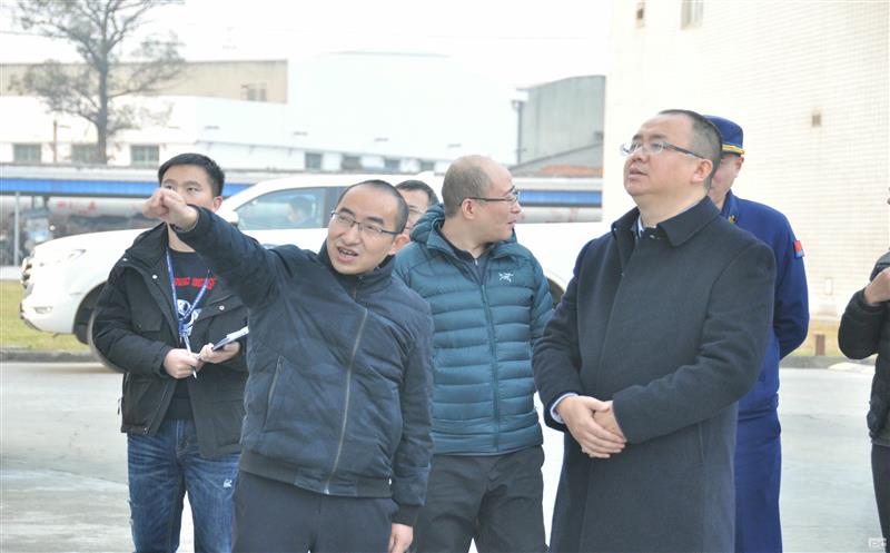 广汉市副市长、公安局局长安宇到泰华堂制药举行节前清静检查