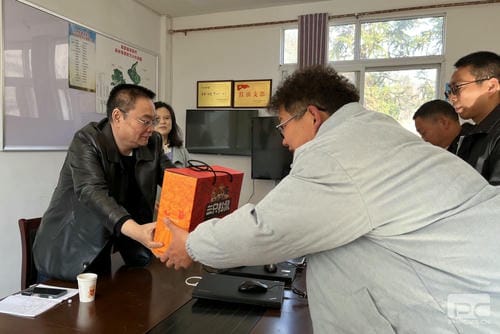 节前慰问暖人心  清静检查保稳固_下层动态_新闻中心_拉斯维加斯3133cc有限责任公司