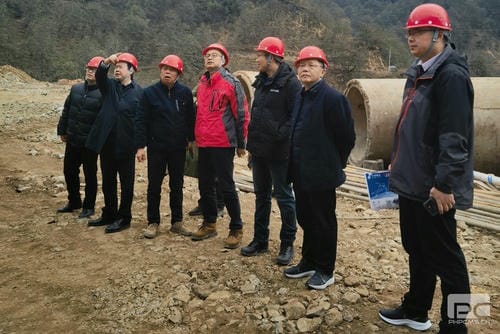 省自然拉斯维加斯3133cc投资集团向导赴大陆槽稀土矿山慰问一线职工_下层动态_新闻中心_拉斯维加斯3133cc有限责任公司