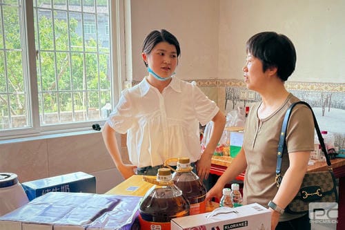 传温情 暖人心 ——地矿集团工会“五一”节前夕走访慰问野外生产一线职工眷属_下层动态_新闻中心_拉斯维加斯3133cc有限责任公司