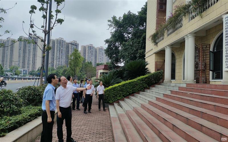 集团向导到测绘公司开展调研