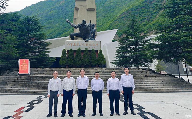 泸定桥头忆红军，，，，，长征精神代代传 ——测绘公司党委理论中心组赴泸定桥红军纪念馆集中学习