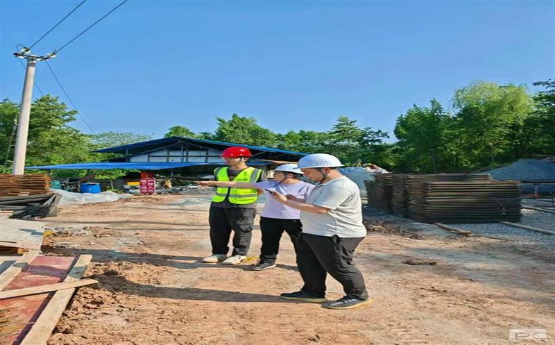 兴蜀设计集团到岳池县地质灾难治理项目开展清静环保检查与夏日送清凉活动