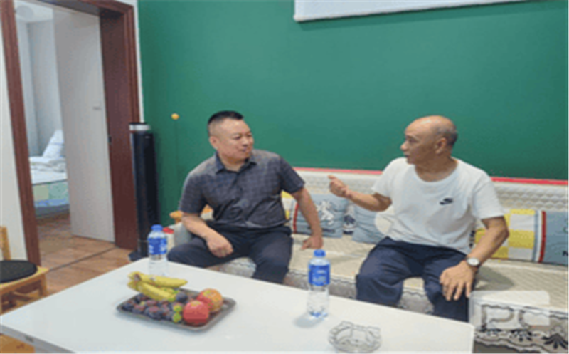 华锋钻探向导走访慰问退休员工